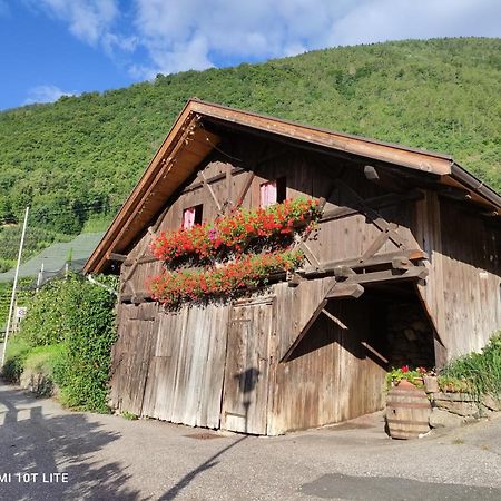 Ruhige Ferienwohnung Mit Garten Und Garage In Privatvilla Marlengo Exterior photo